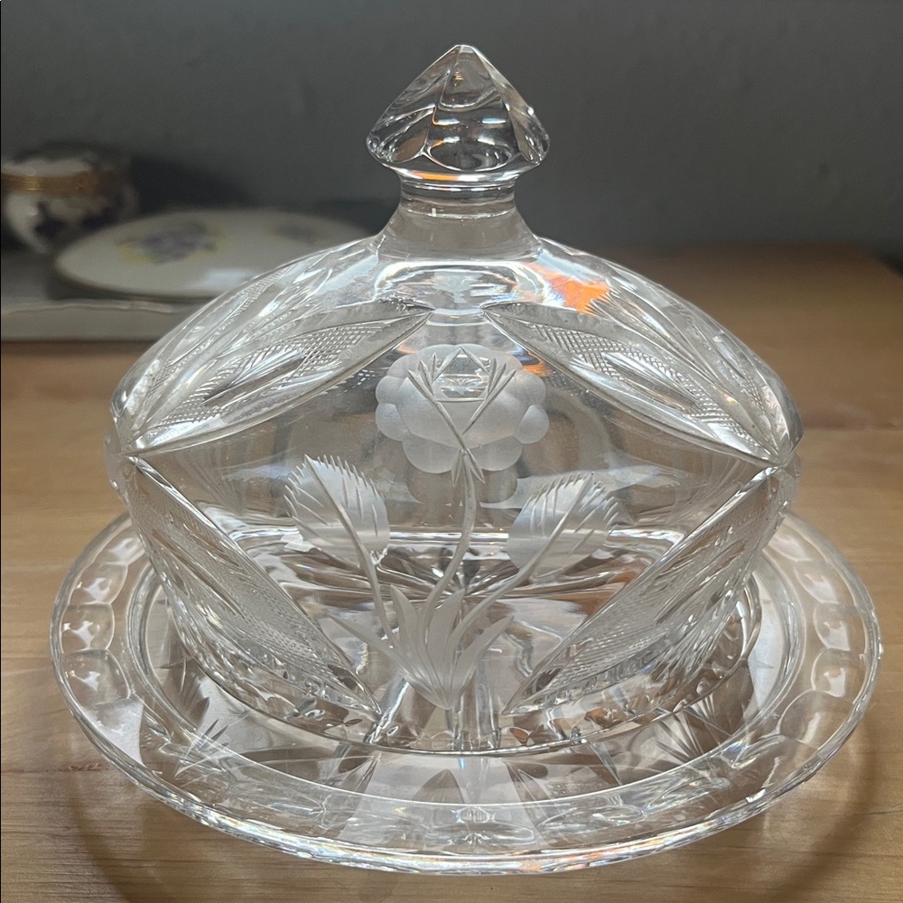 OFNAH CRYSTAL ~ Lidded butter cheese Dish 6.5” round ; 6” height - Picture 2 of 5